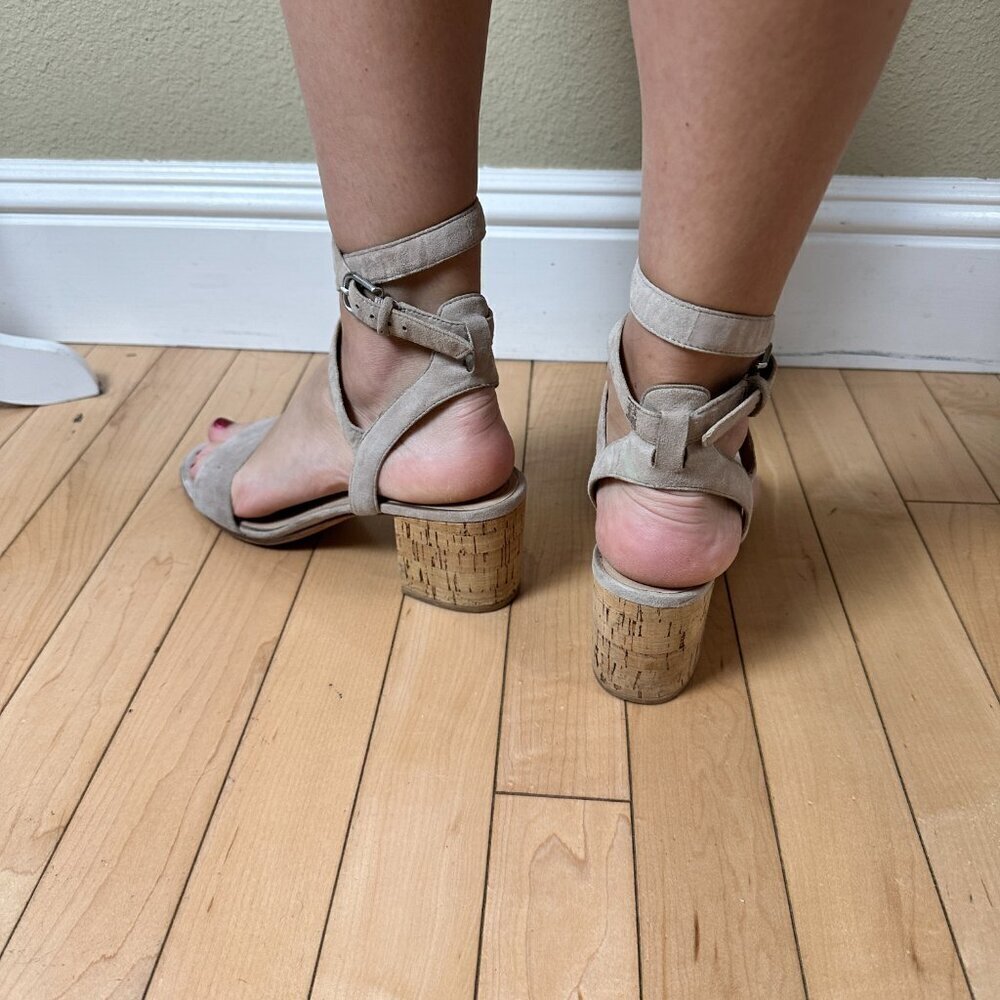 POUR LA VICTOIRE Wrap Up Suede Neutral Nude Sandals Cork Heels Size 8.5 - Picture 6 of 16